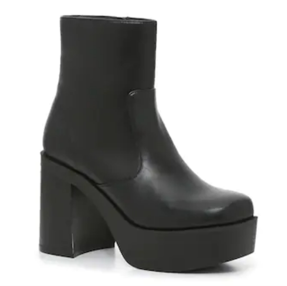NEW Madden Girl Platform Boots